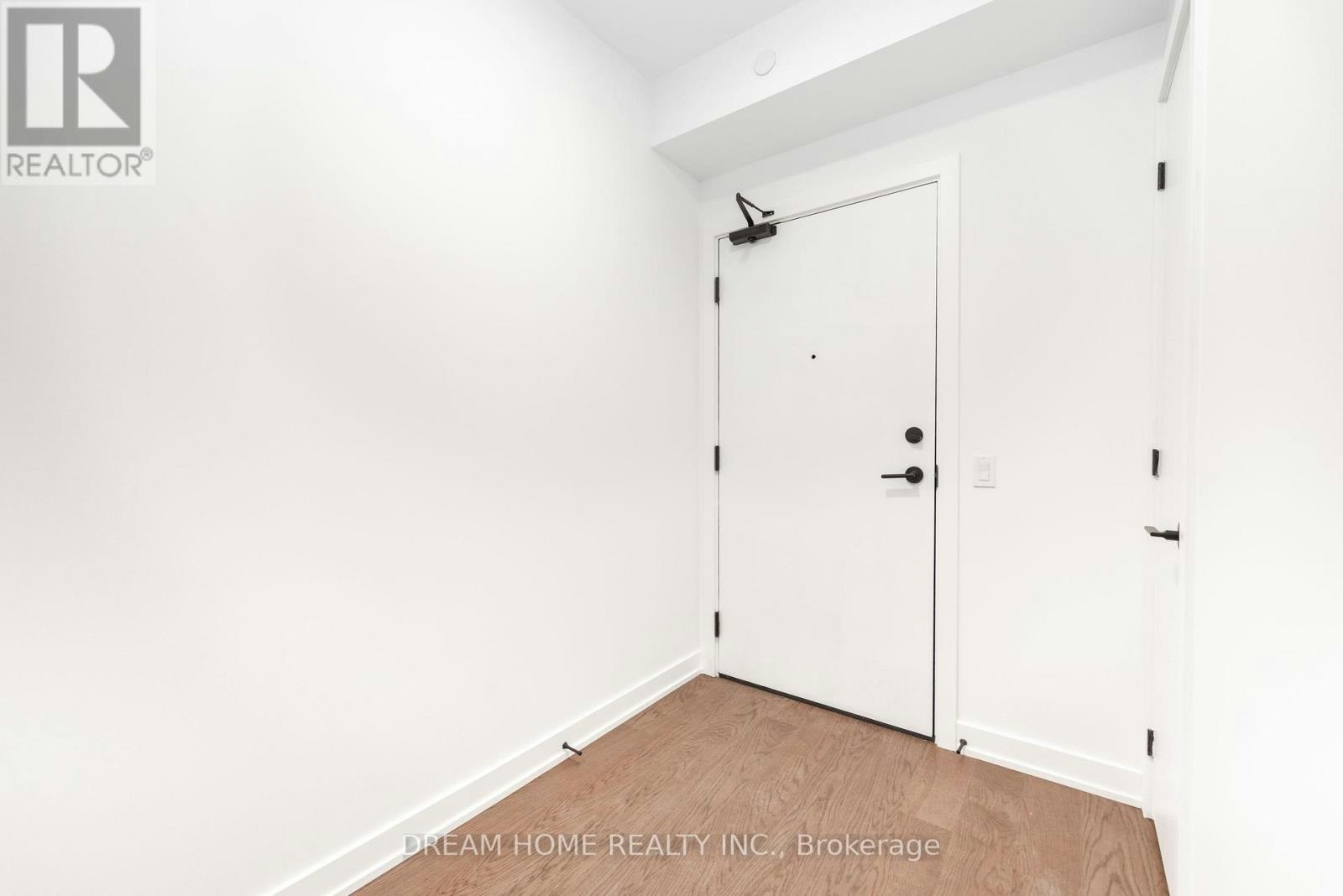 2002-91 Montclair Avenue, Toronto, ON, M5P 0B1 3