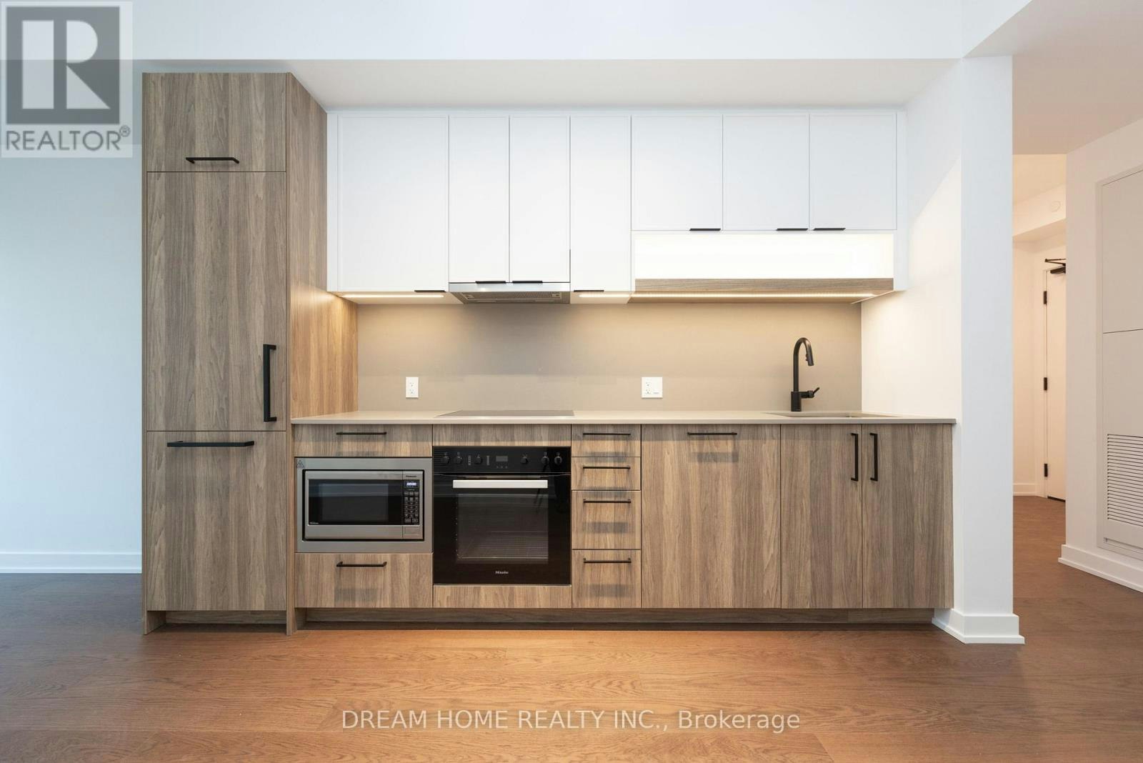 2002-91 Montclair Avenue, Toronto, ON, M5P 0B1 5