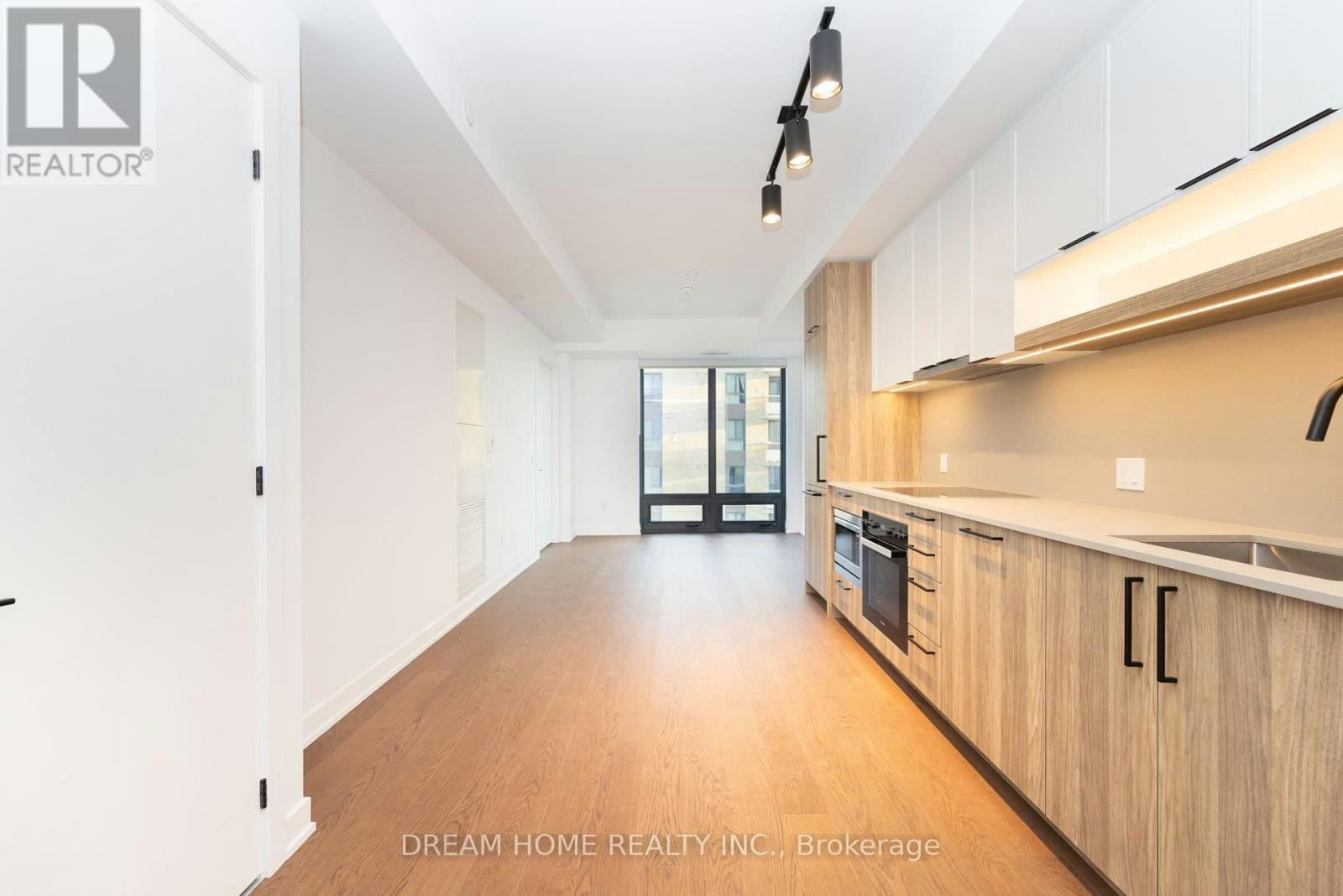 2002-91 Montclair Avenue, Toronto, ON, M5P 0B1 4