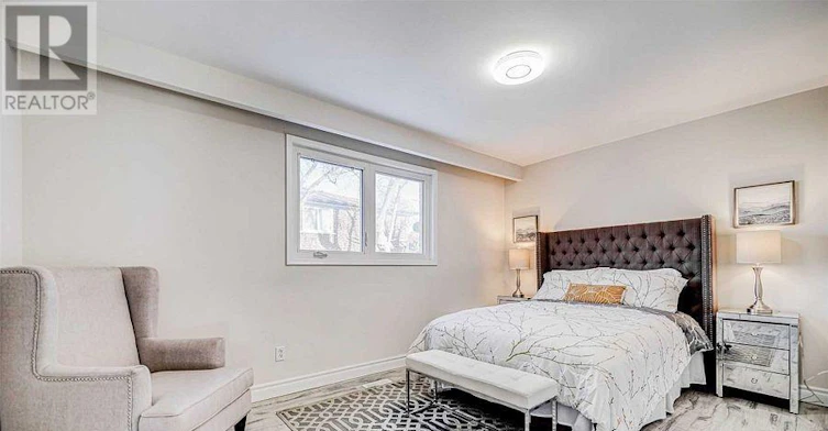 47 Greyhound Drive, Toronto, ON, M2H 1K2 - 8