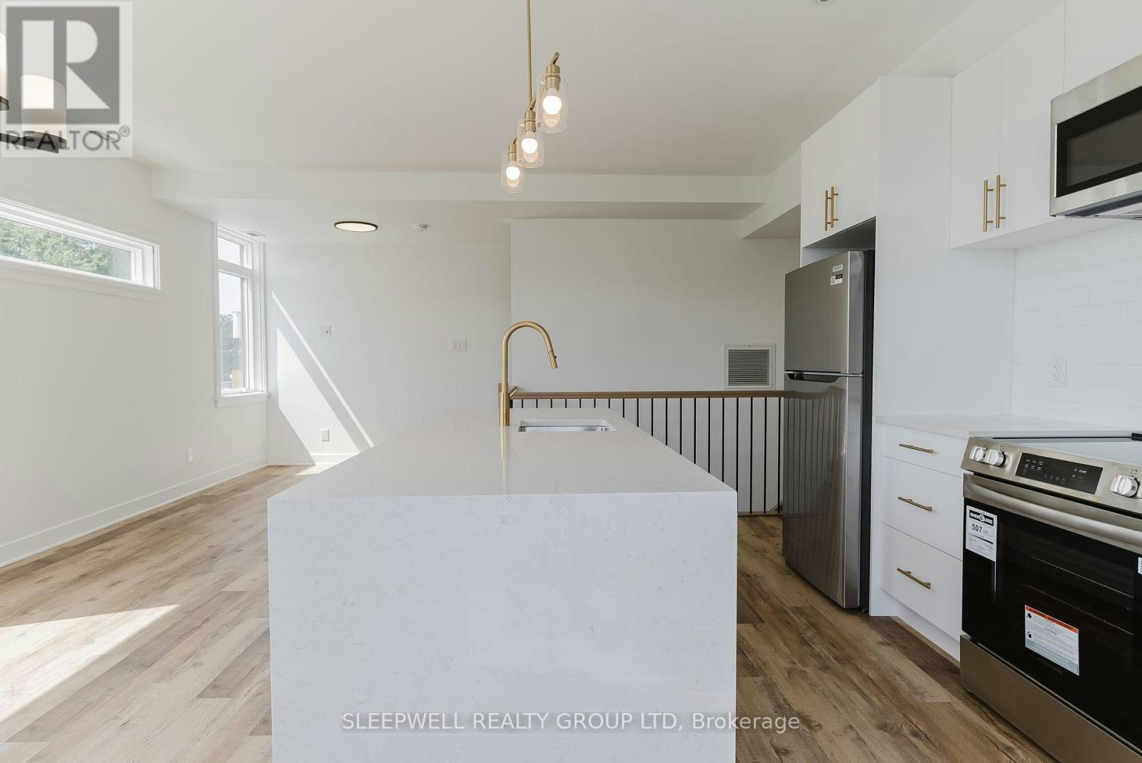 9-845 Champlain Street, Ottawa, ON, K1C 1K3 - 4