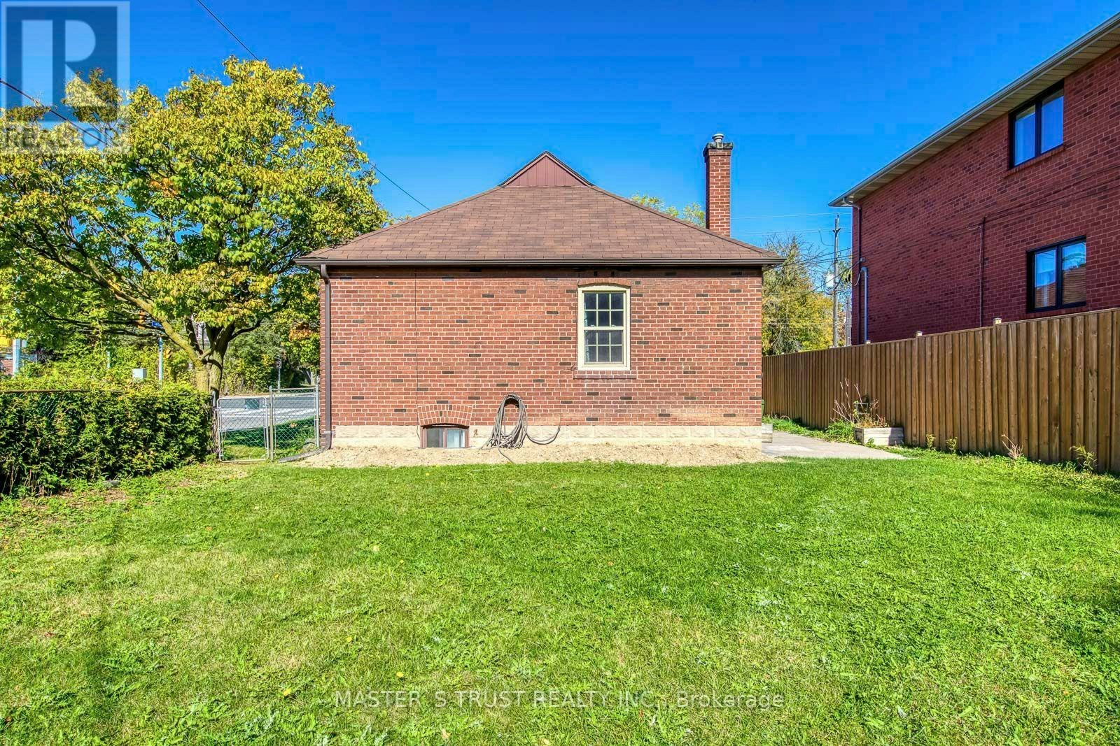 389 Lawrence Avenue W, Toronto, ON, M5M 1B9 - 35