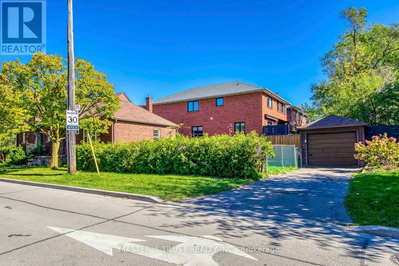 389 Lawrence Avenue W, Toronto, ON, M5M 1B9 - 3