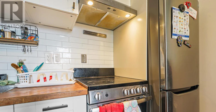 2-2207 Queen Street E, Toronto, ON, M4E 1E8 - 11