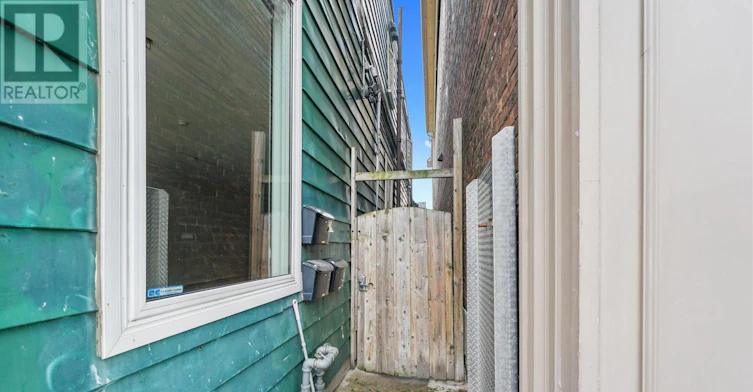 2-2207 Queen Street E, Toronto, ON, M4E 1E8 - 2