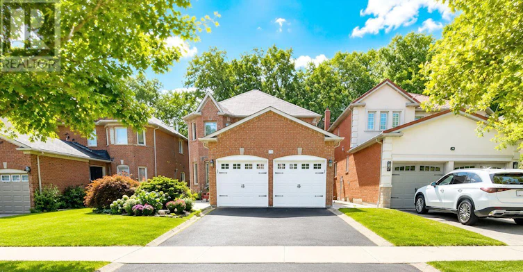 76 Larratt Lane, Richmond Hill, ON, L4C 0E2
