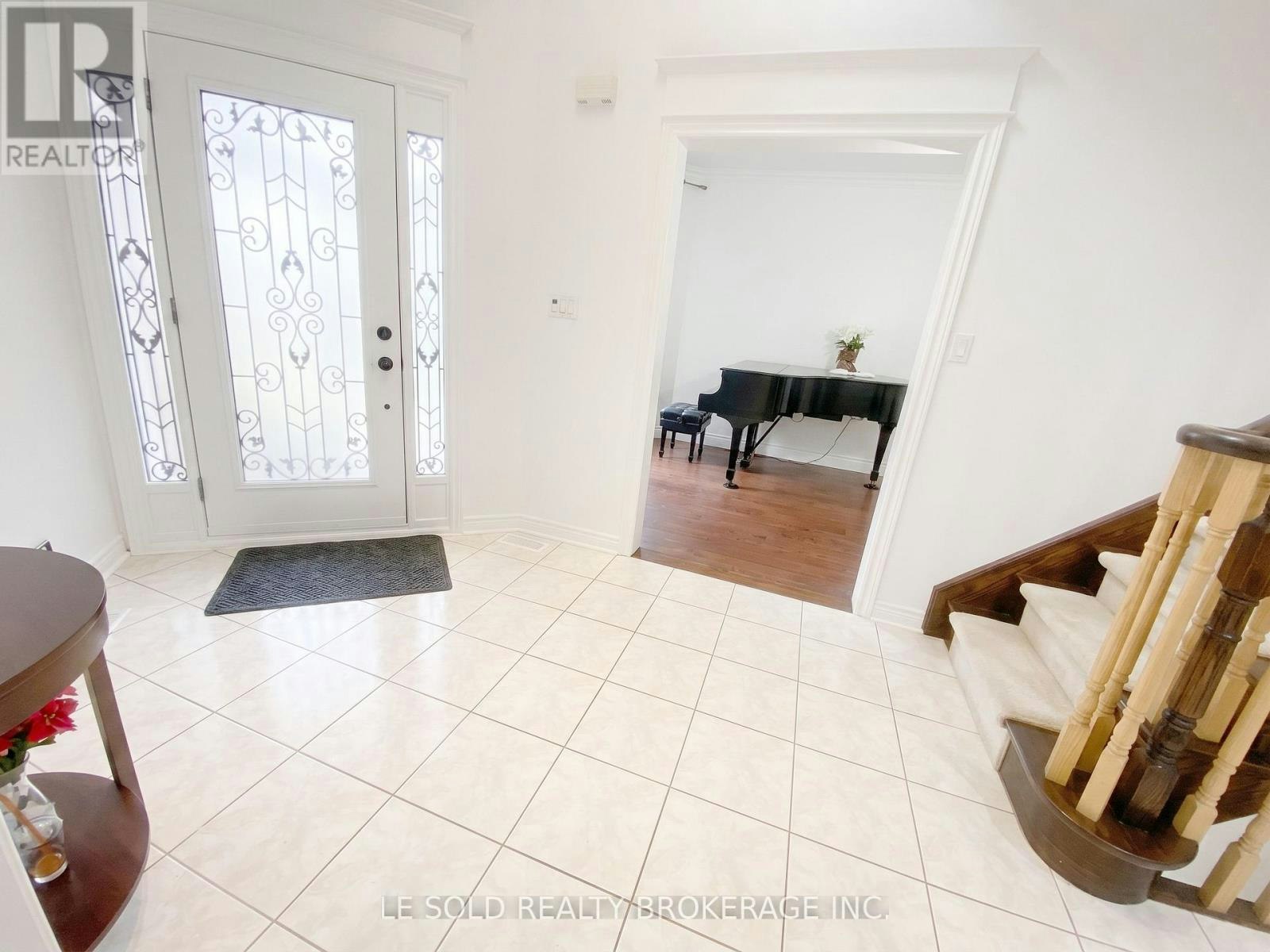 76 Larratt Lane, Richmond Hill, ON, L4C 0E2 4