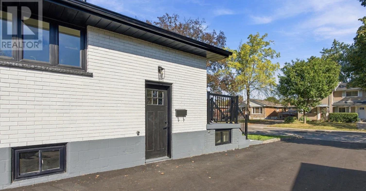 LOWER-46 Bobolink Road, Hamilton, ON, L9A 2P4 - 2