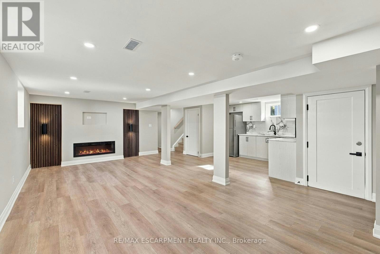 LOWER-46 Bobolink Road, Hamilton, ON, L9A 2P4 - 8