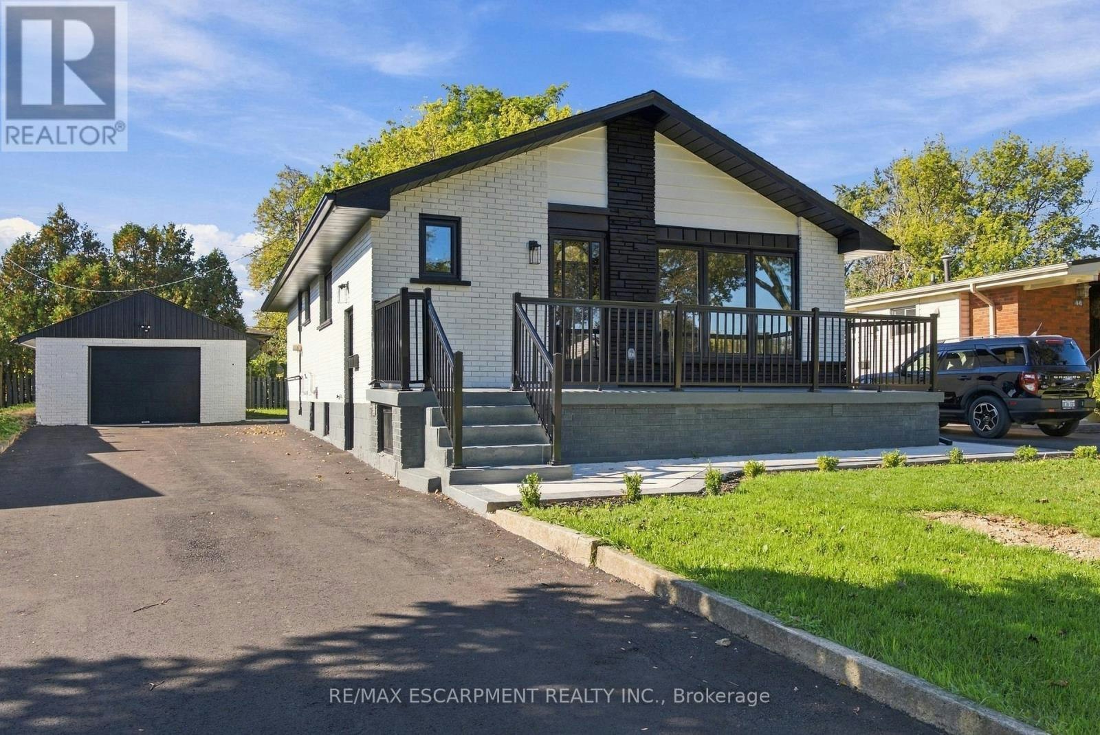 LOWER-46 Bobolink Road, Hamilton, ON, L9A 2P4 1