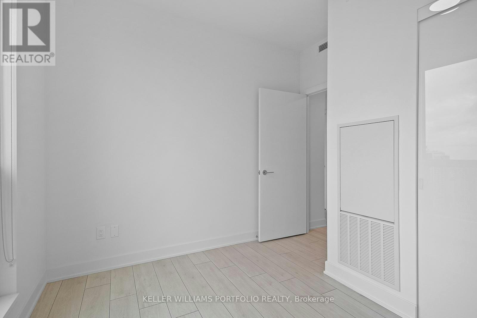 2610-35 Mercer Street, Toronto, ON, M5V 0V1 - 9