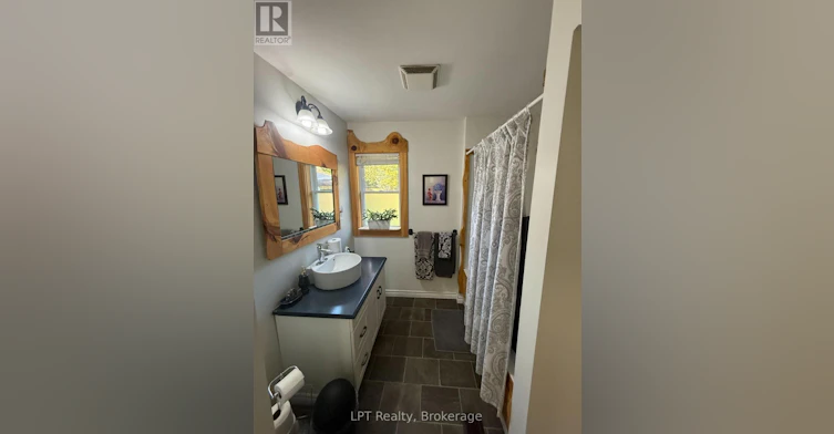 22 Third Street N, Prince Edward County, ON, K0K 2T0 - 11