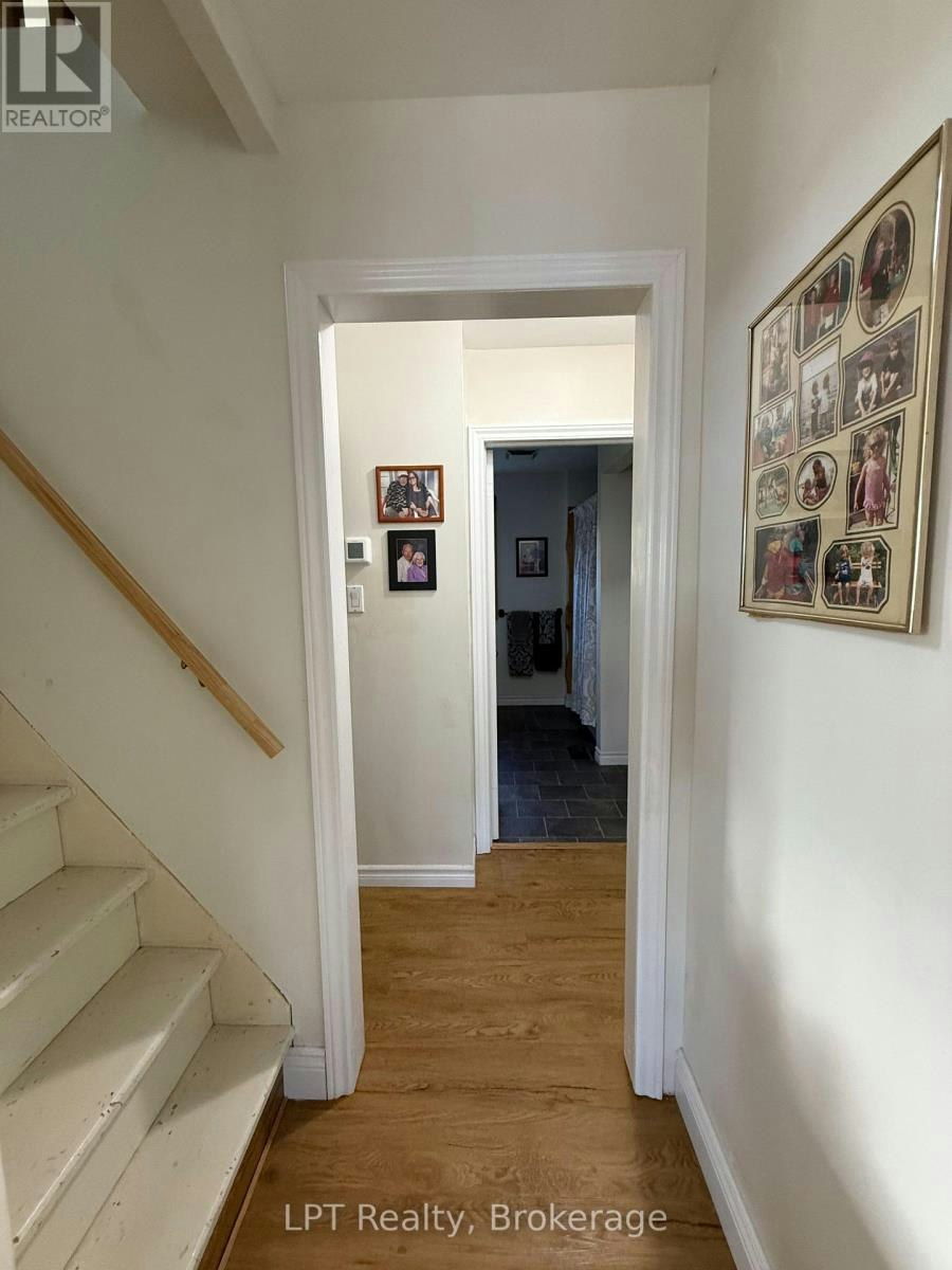 22 Third Street N, Prince Edward County, ON, K0K 2T0 - 8