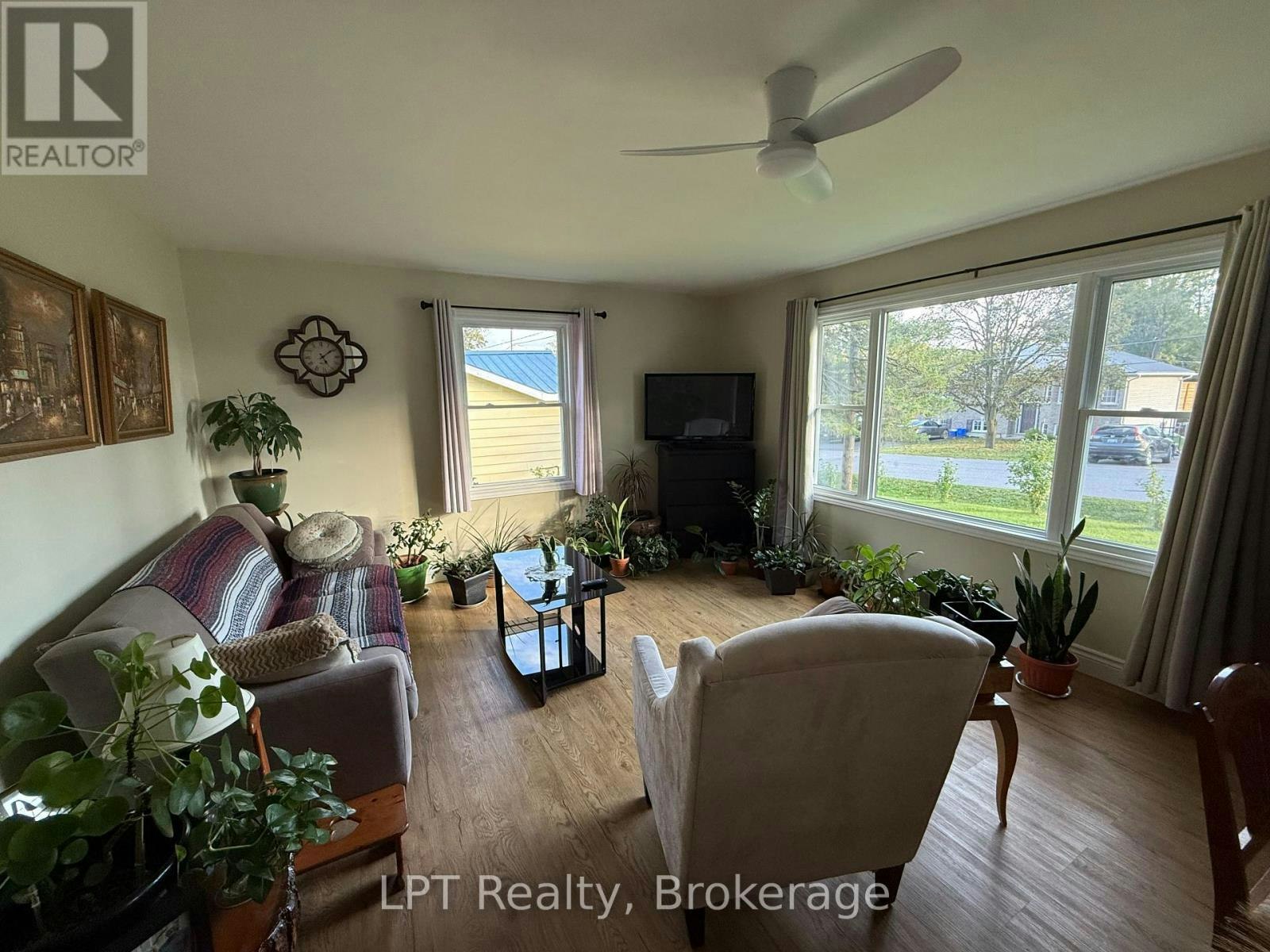 22 Third Street N, Prince Edward County, ON, K0K 2T0 - 6