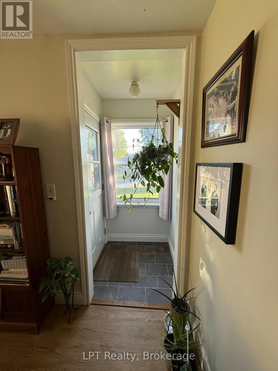22 Third Street N, Prince Edward County, ON, K0K 2T0 - 5