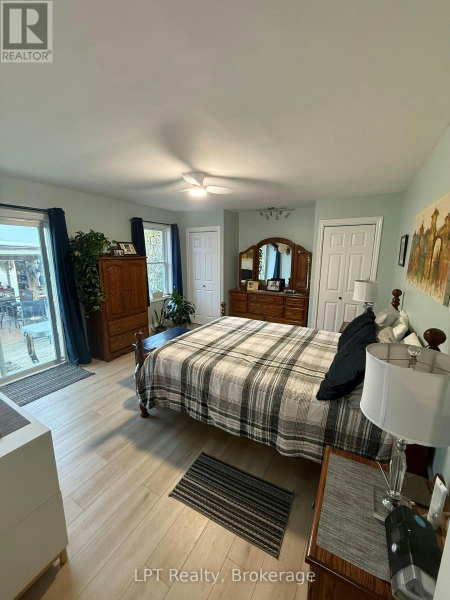 22 Third Street N, Prince Edward County, ON, K0K 2T0 - 13