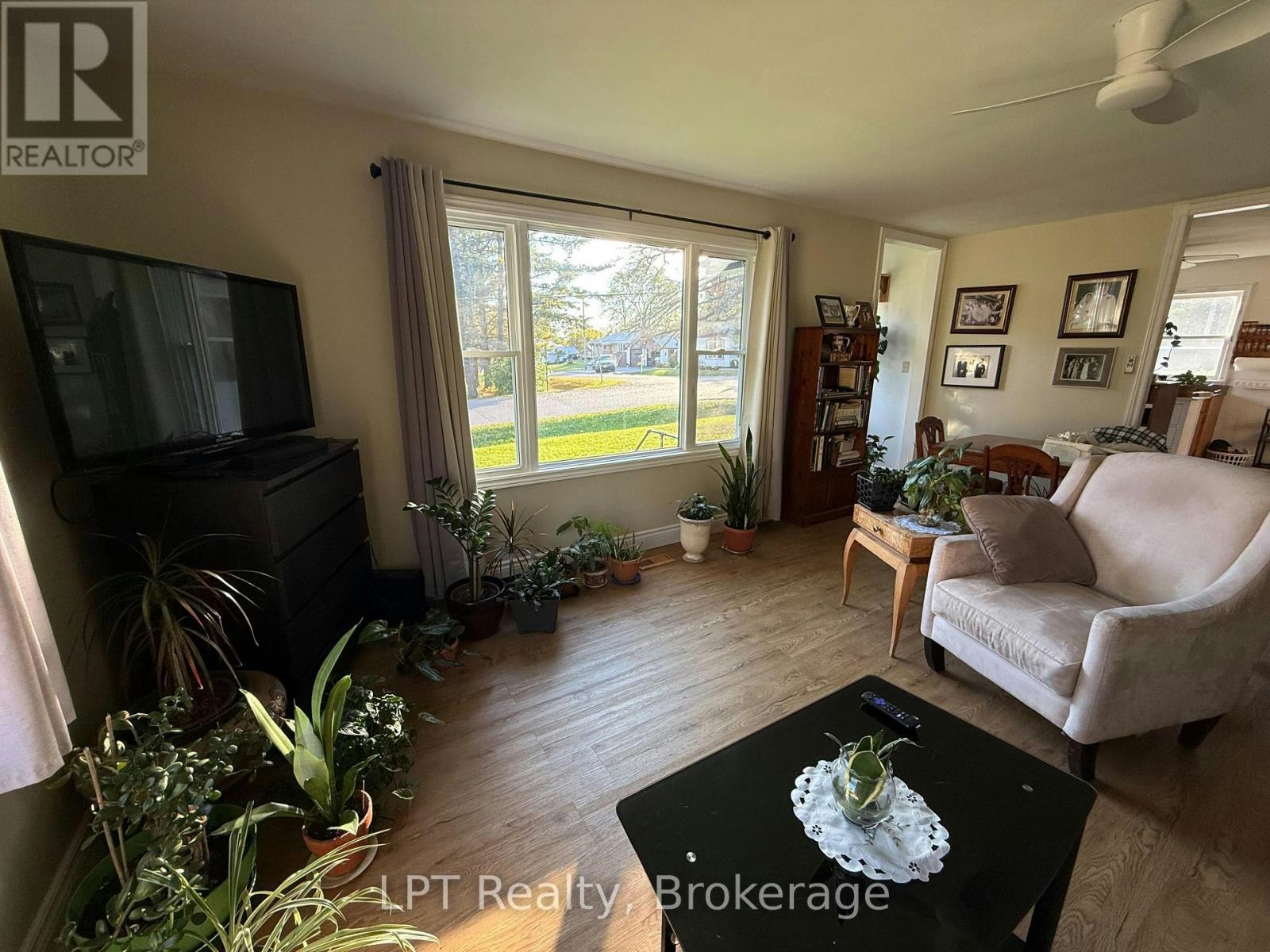 22 Third Street N, Prince Edward County, ON, K0K 2T0 - 7