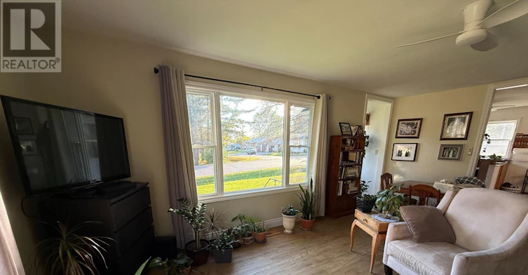 22 Third Street N, Prince Edward County, ON, K0K 2T0 - 7
