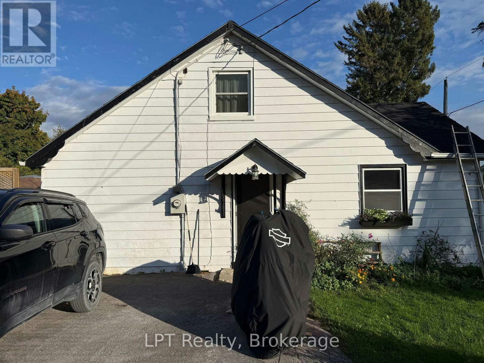 22 Third Street N, Prince Edward County, ON, K0K 2T0 - 18