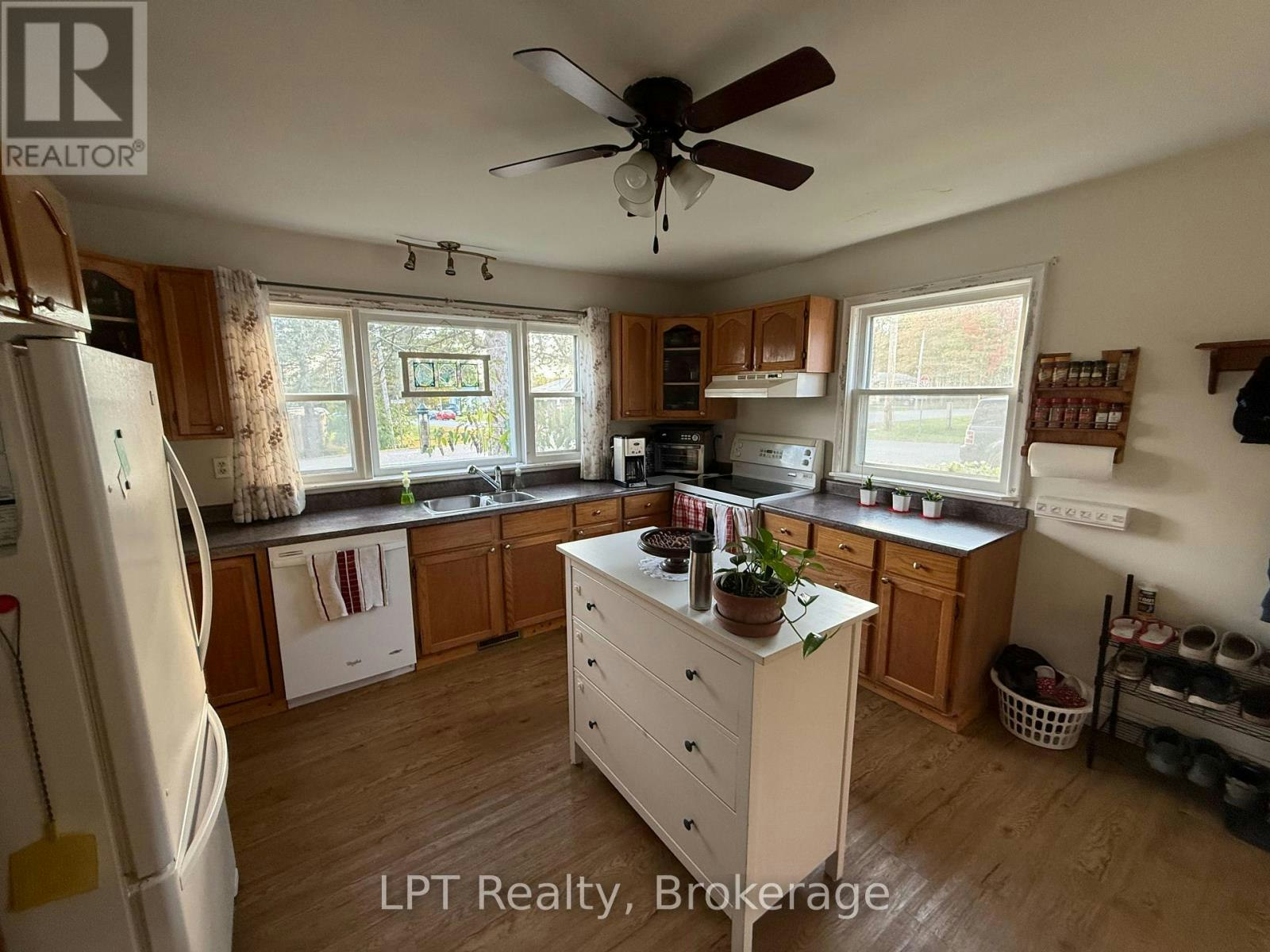 22 Third Street N, Prince Edward County, ON, K0K 2T0 - 3