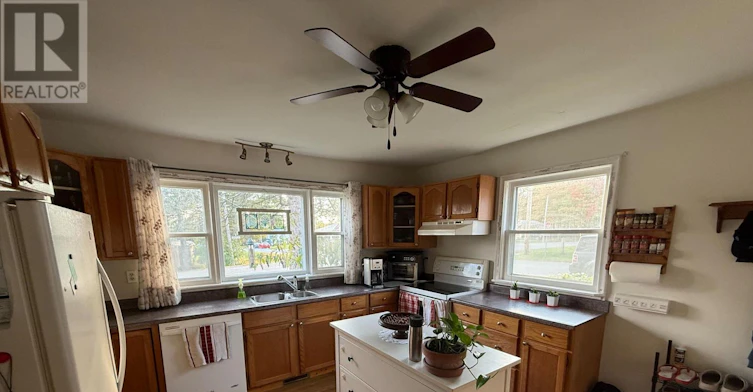 22 Third Street N, Prince Edward County, ON, K0K 2T0 - 3