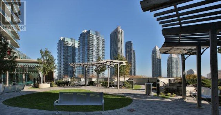 2231-165 Legion Road N, Toronto, ON, M8Y 0B3 - 29
