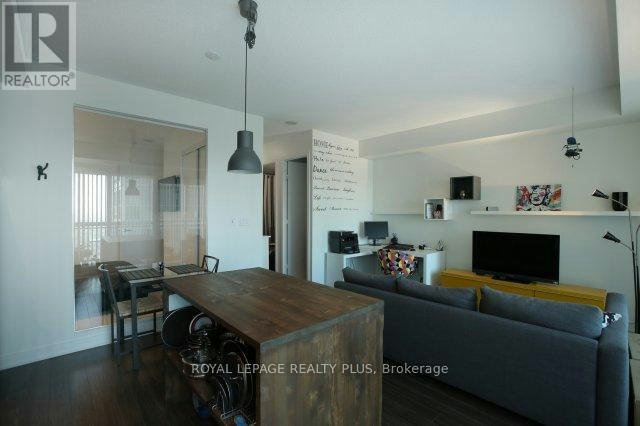 2231-165 Legion Road N, Toronto, ON, M8Y 0B3 - 16