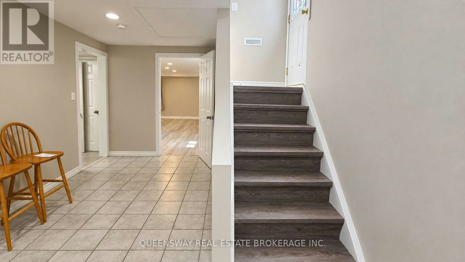 147 Bonham Boulevard, Mississauga, ON, L5M 1C9 3