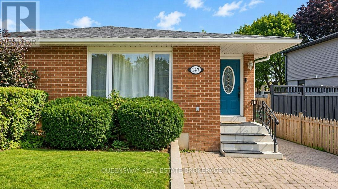 147 Bonham Boulevard, Mississauga, ON, L5M 1C9 1