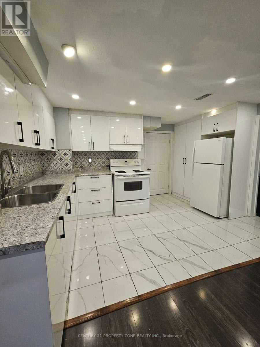 4473 Marshdale Court, Mississauga, ON, L5M 4G2