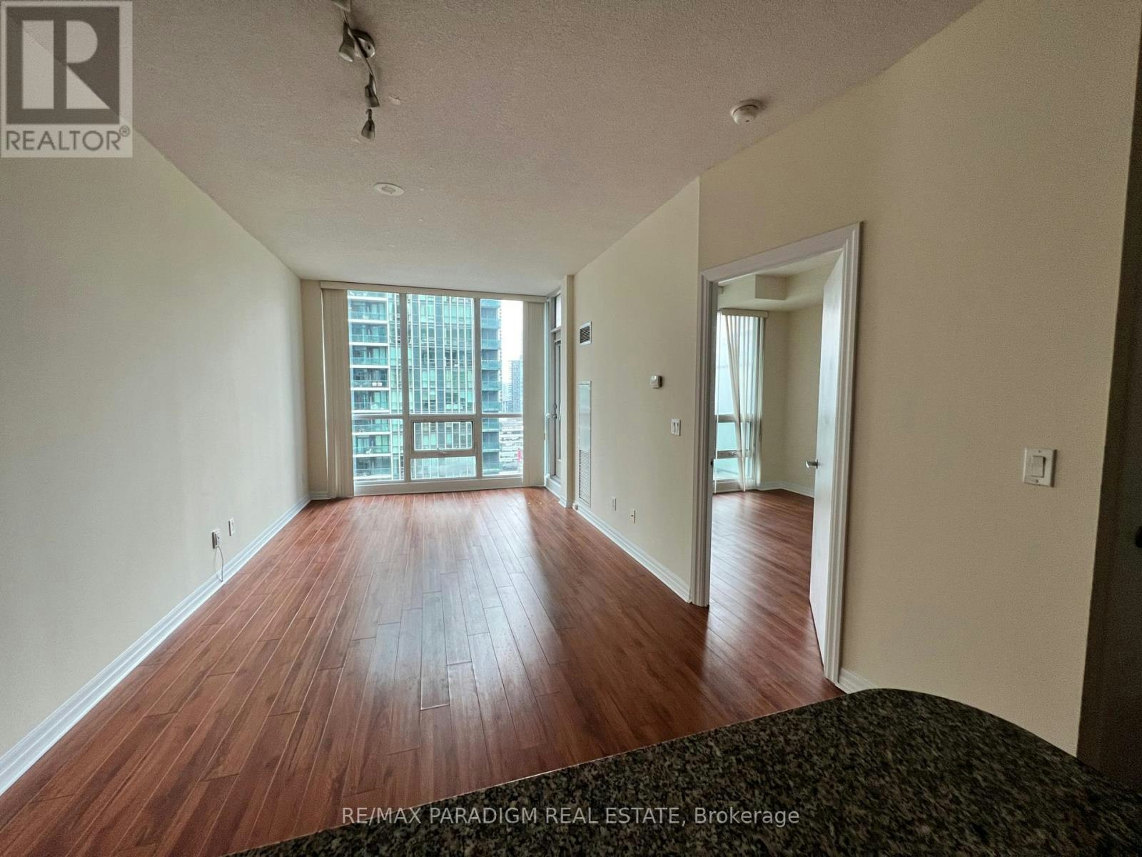 2213-16 Yonge Street, Toronto, ON, M5E 2A1 - 2
