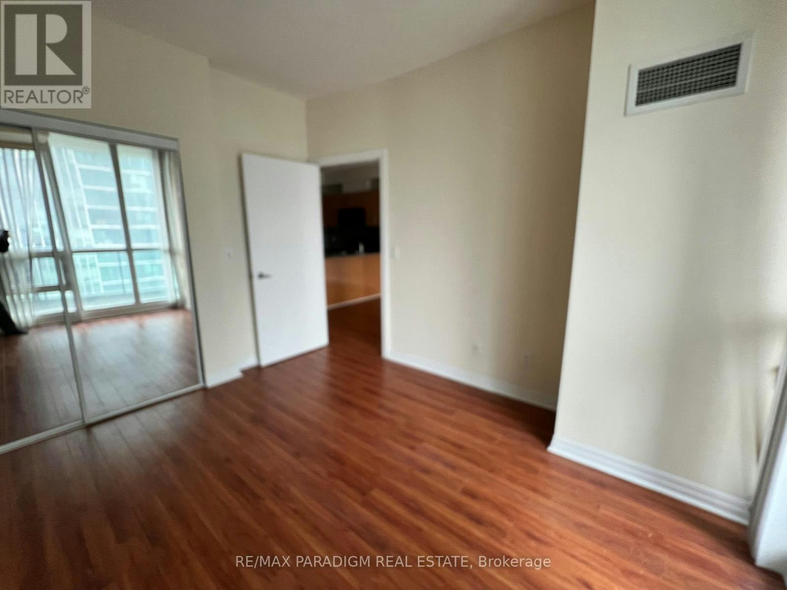 2213-16 Yonge Street, Toronto, ON, M5E 2A1 - 9