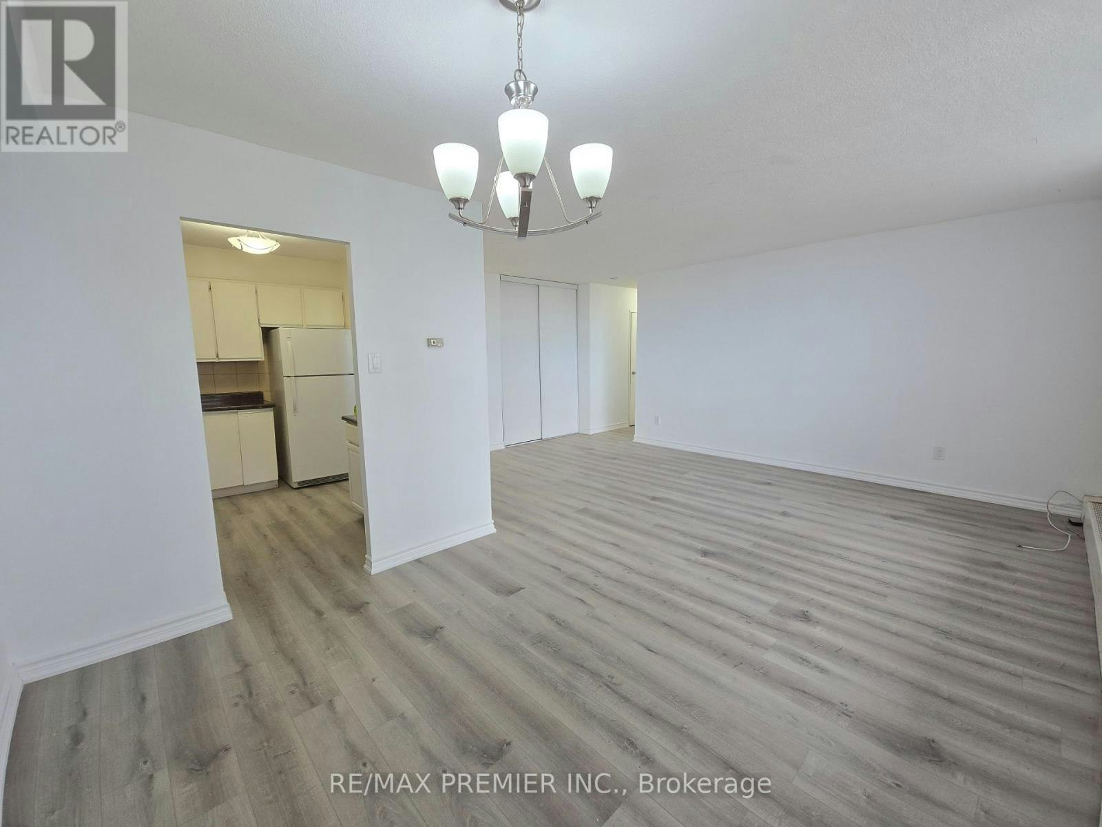 3390 Weston Road, Toronto, ON, M9M 2X3 - 6