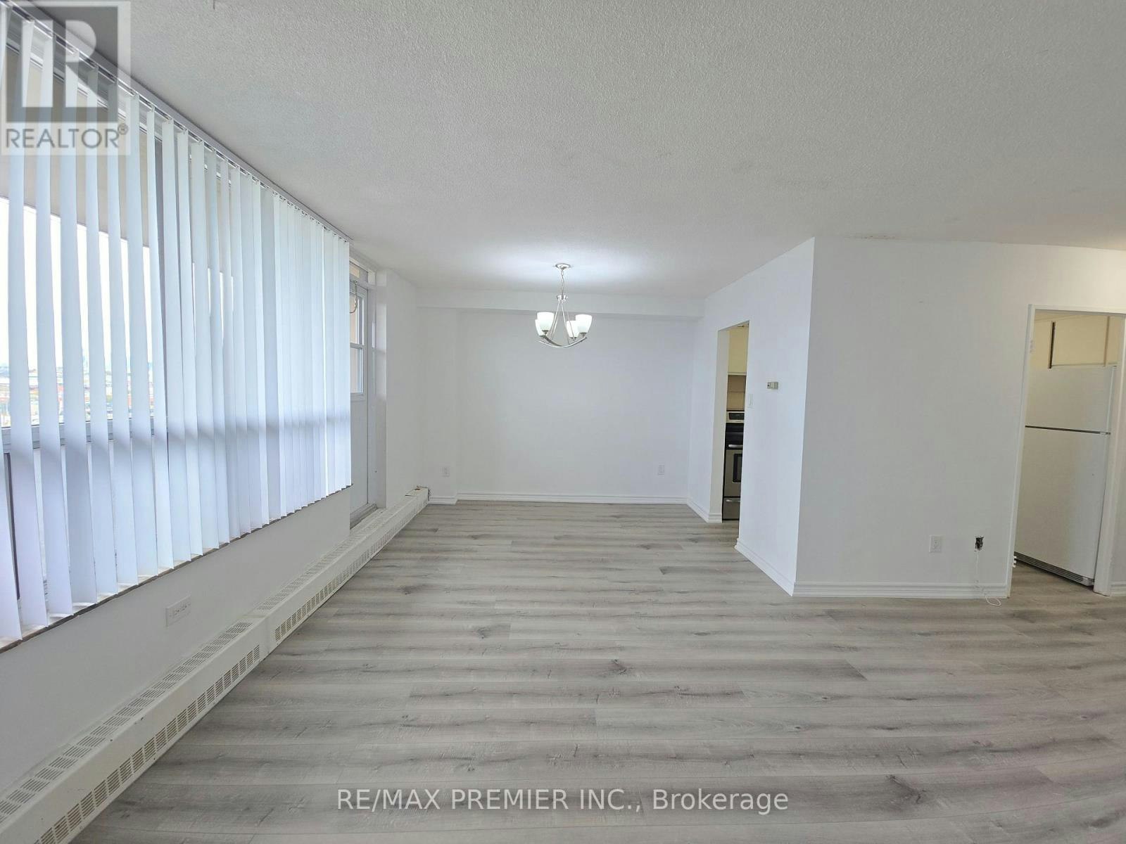 3390 Weston Road, Toronto, ON, M9M 2X3 - 10