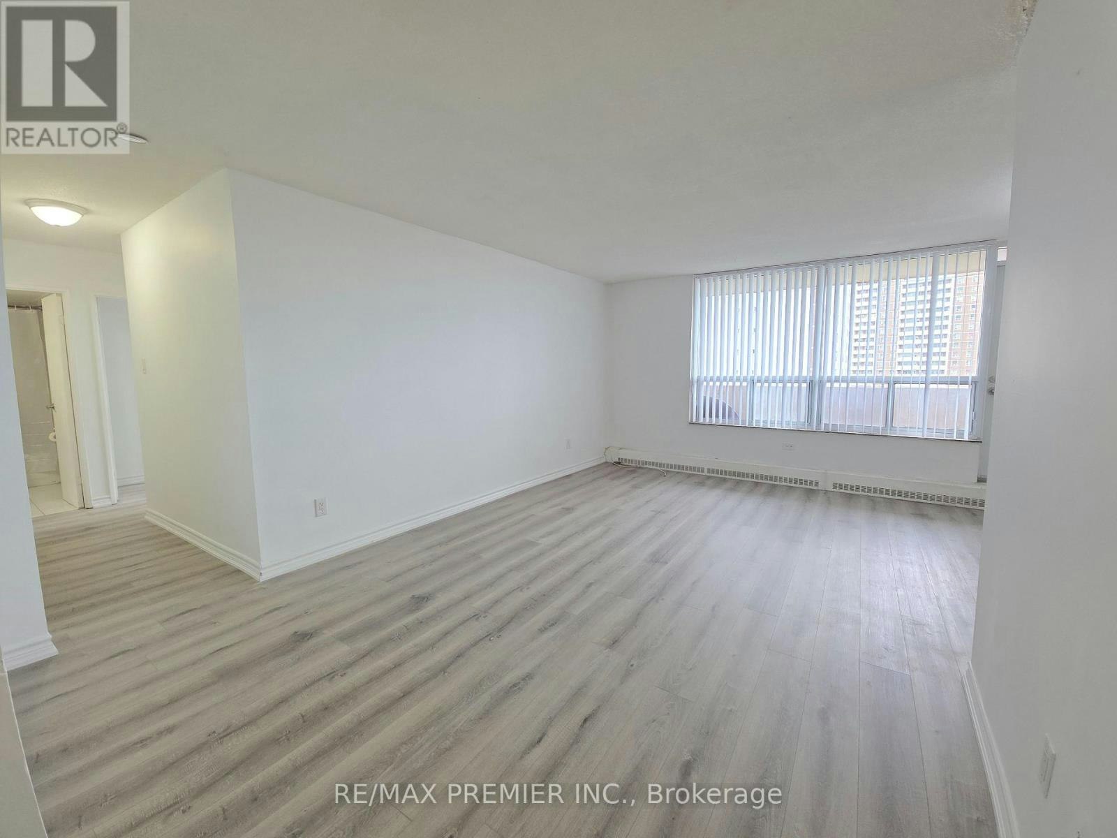3390 Weston Road, Toronto, ON, M9M 2X3 - 2