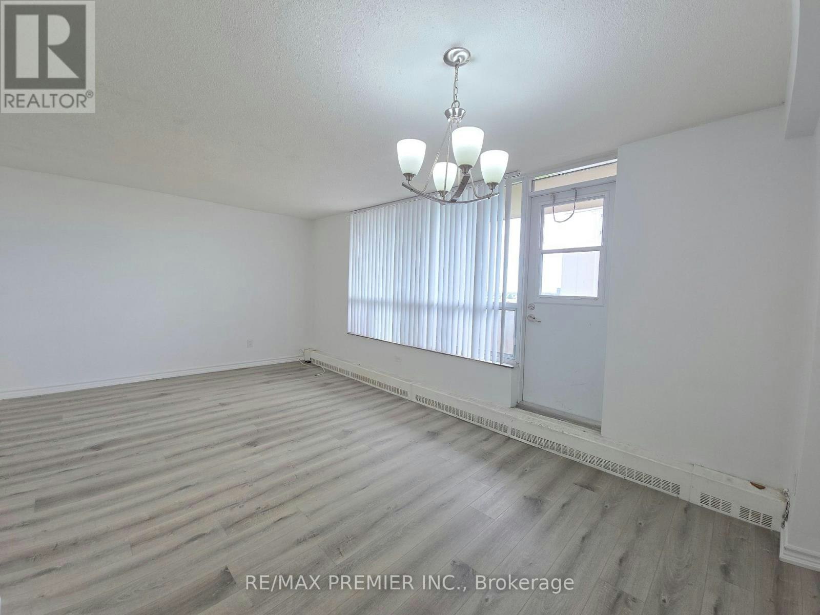 3390 Weston Road, Toronto, ON, M9M 2X3 - 7