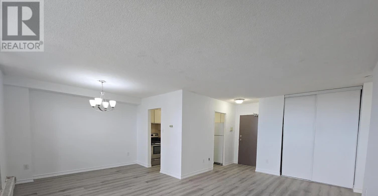 3390 Weston Road, Toronto, ON, M9M 2X3 - 4