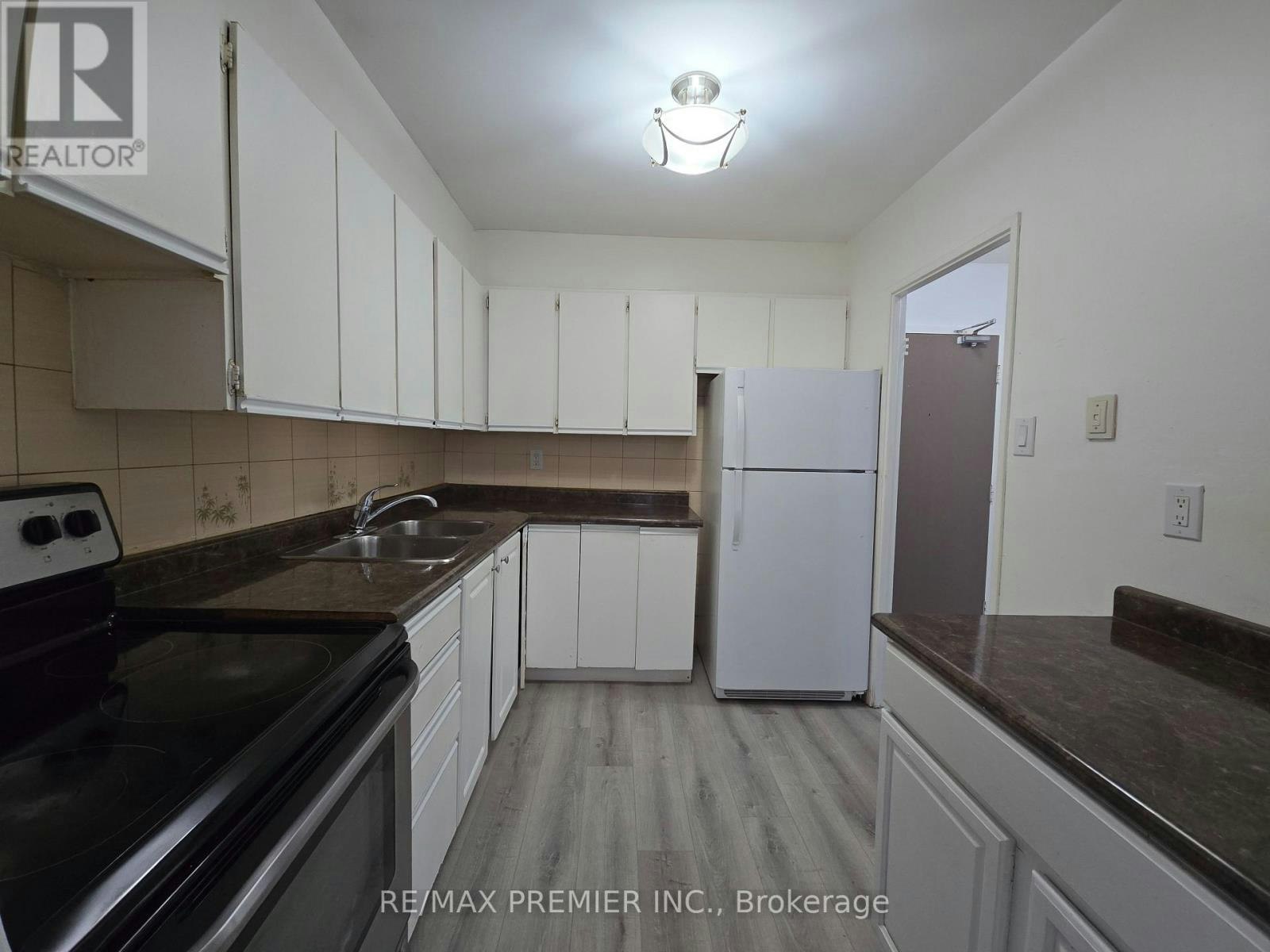 3390 Weston Road, Toronto, ON, M9M 2X3 - 11