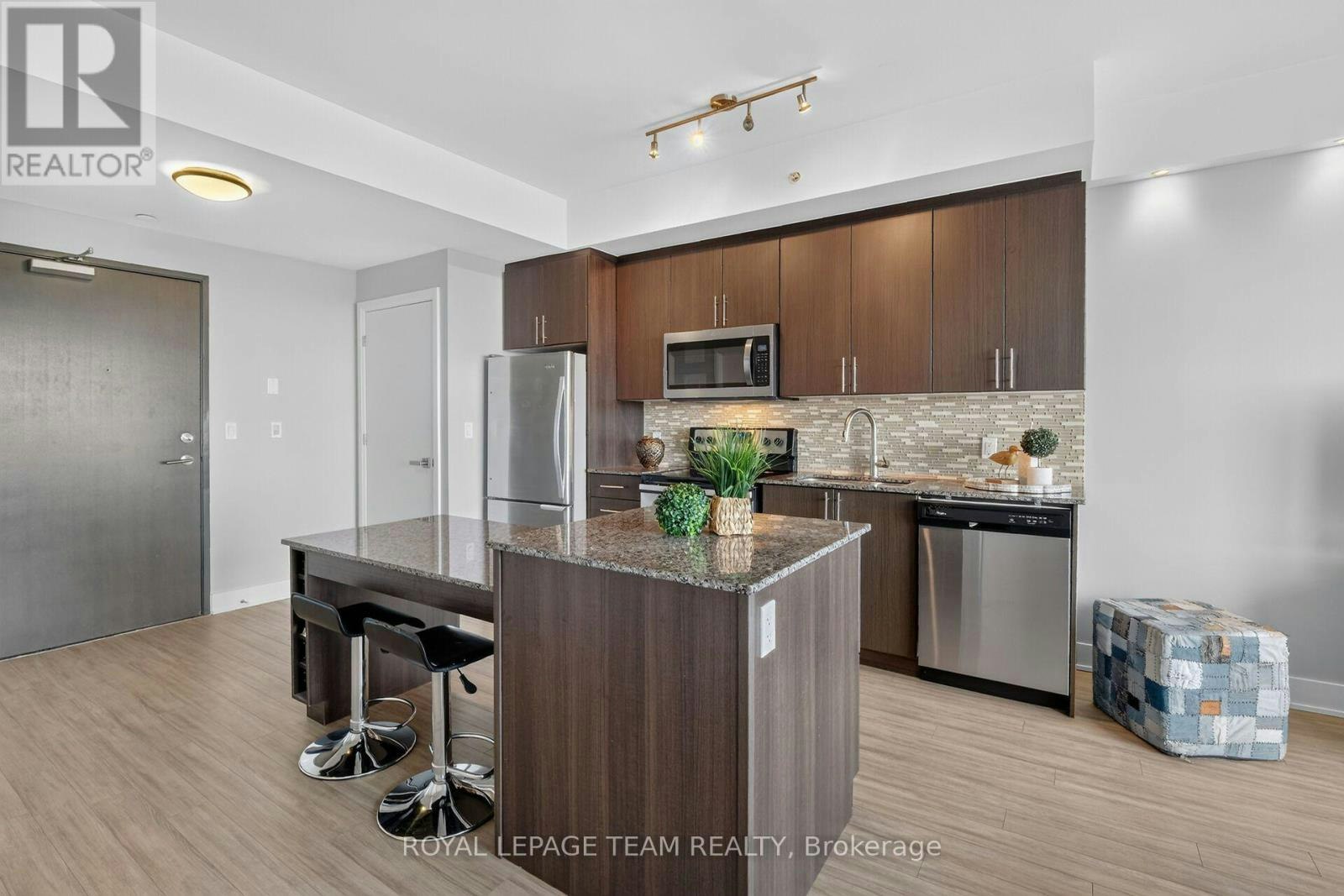 1102-118 Holmwood Avenue, Ottawa, ON, K1S 5J5 - 7
