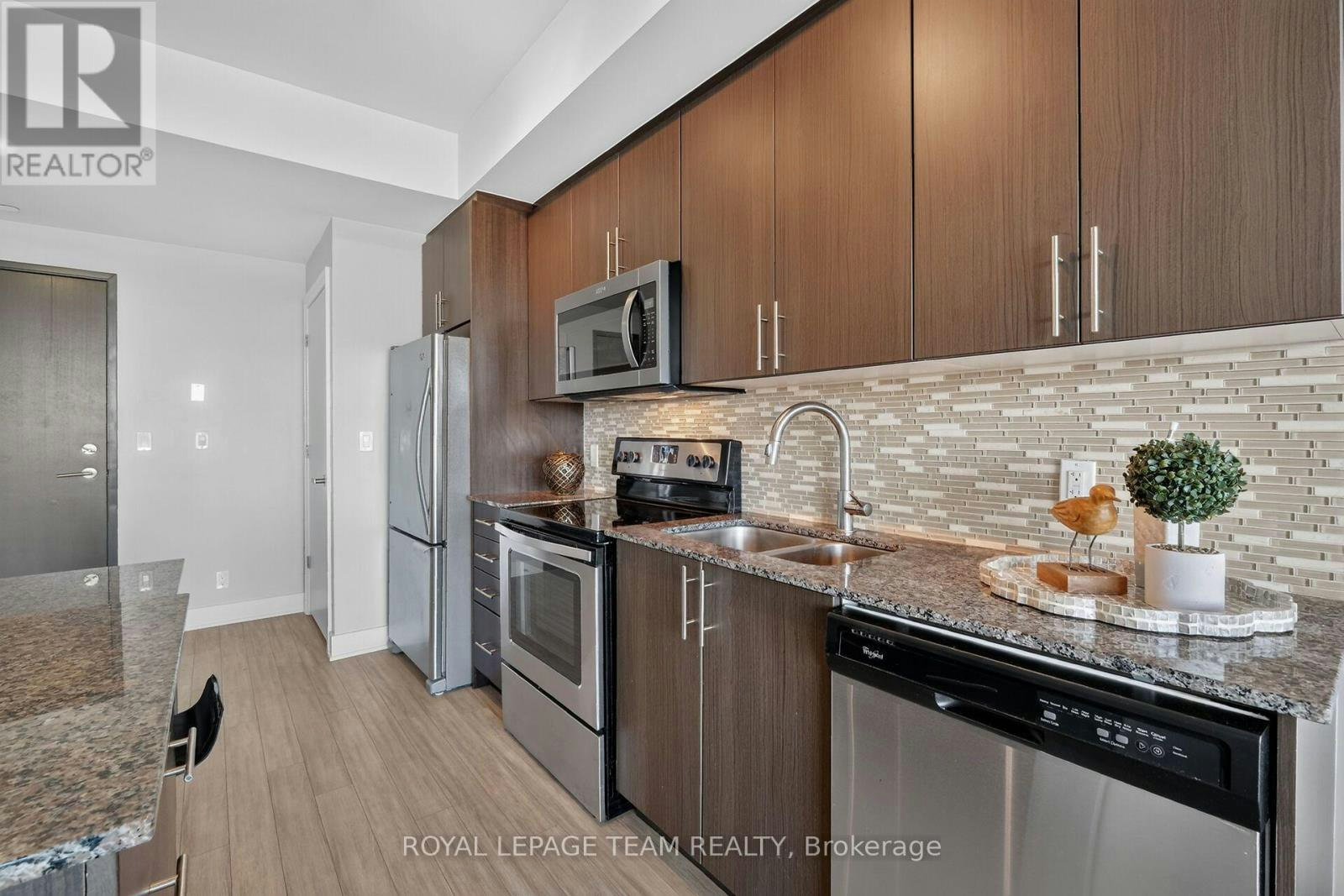 1102-118 Holmwood Avenue, Ottawa, ON, K1S 5J5 - 10