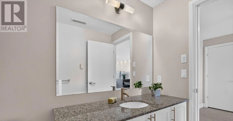 1102-118 Holmwood Avenue, Ottawa, ON, K1S 5J5 - 31