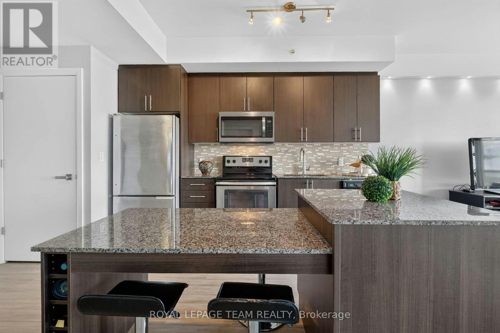 1102-118 Holmwood Avenue, Ottawa, ON, K1S 5J5 - 8