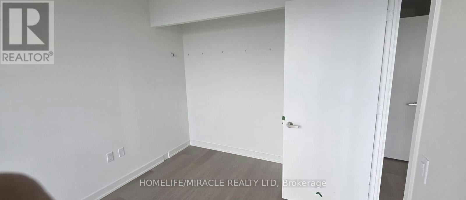 7509-448 Burnhamthorpe Road W, Mississauga, ON, L5B 0R4 - 2