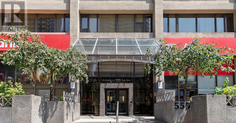 304-555 Yonge Street, Toronto, ON, M4Y 3A6 - 3