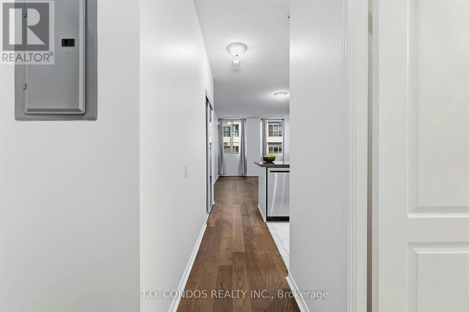 304-555 Yonge Street, Toronto, ON, M4Y 3A6 - 7