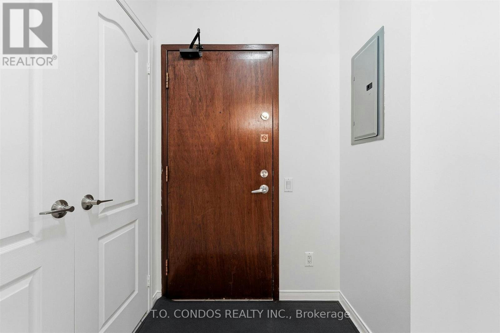 304-555 Yonge Street, Toronto, ON, M4Y 3A6 - 8