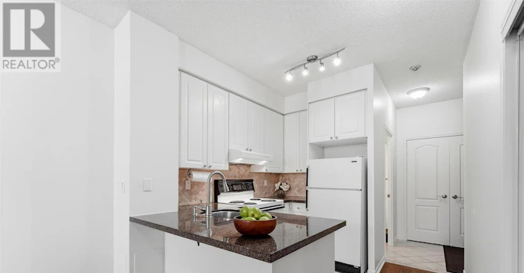 304-555 Yonge Street, Toronto, ON, M4Y 3A6 - 11