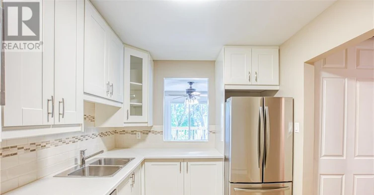 6-160 Fenerty Court, Ottawa, ON, K2L 3A7 - 6