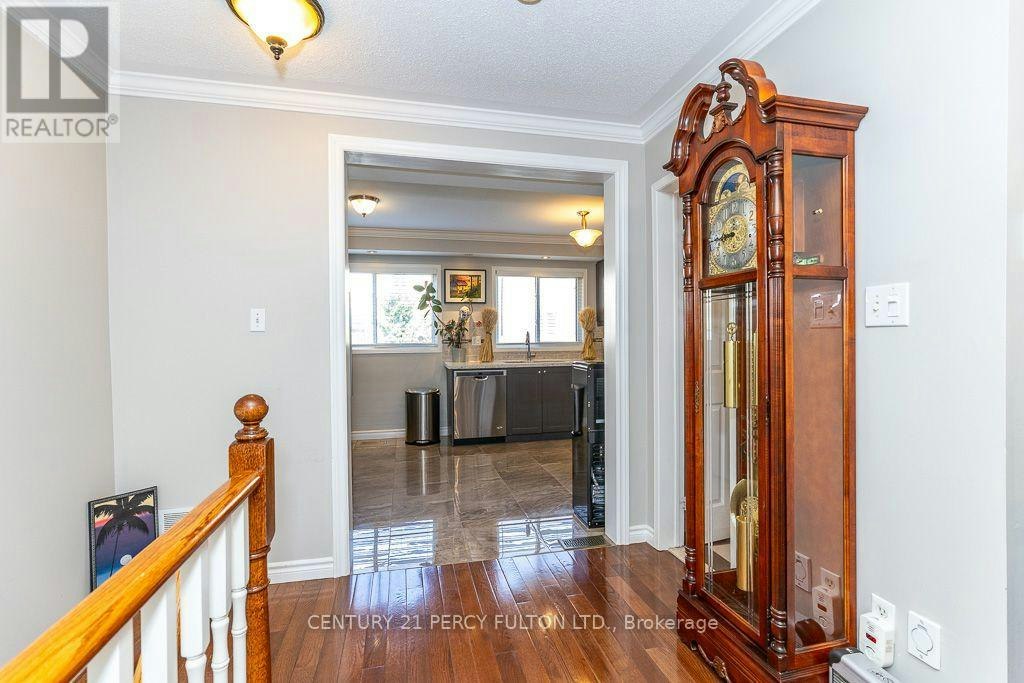 28 Rumi Crescent, Toronto, ON, M4A 2X6 - 13