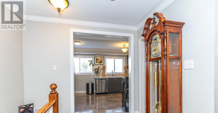 28 Rumi Crescent, Toronto, ON, M4A 2X6 - 13